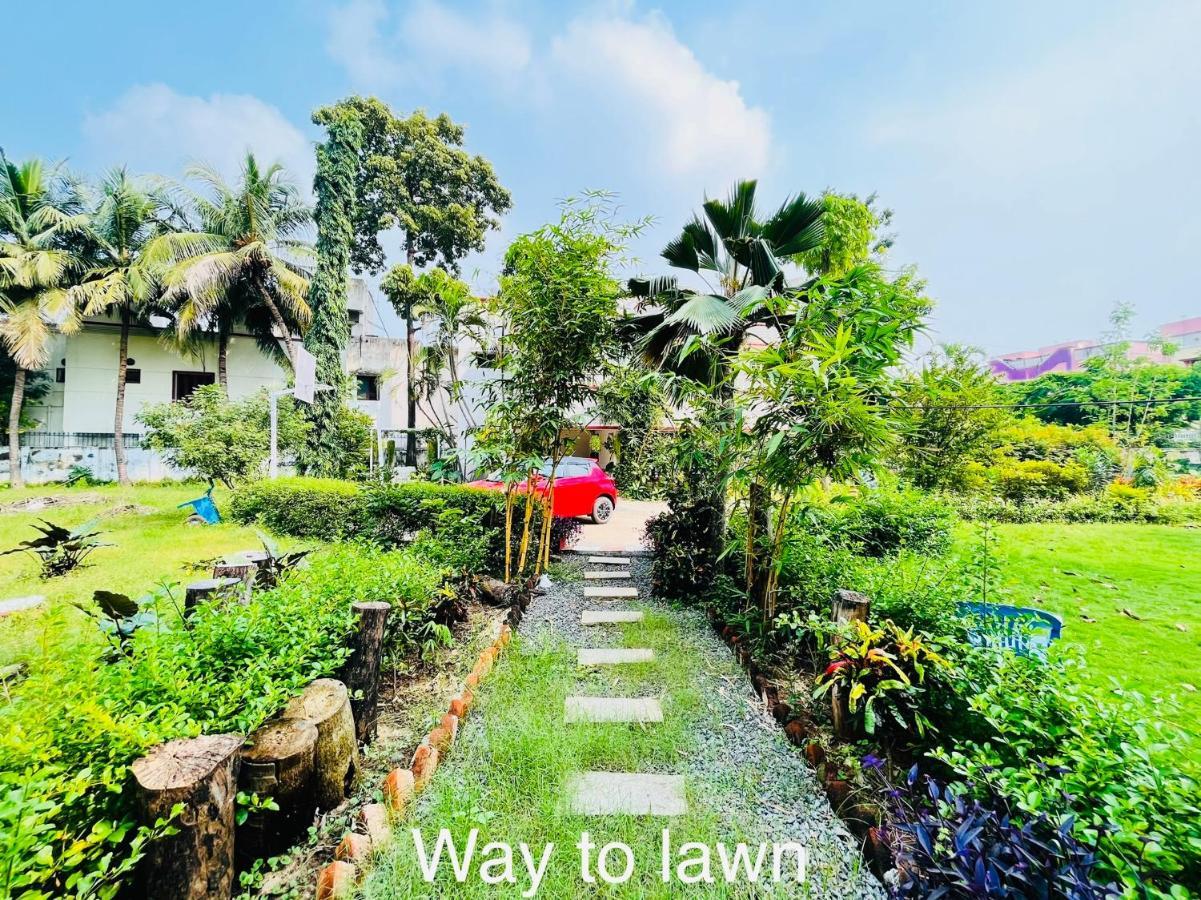 3bhk With Lawn - Elo House *